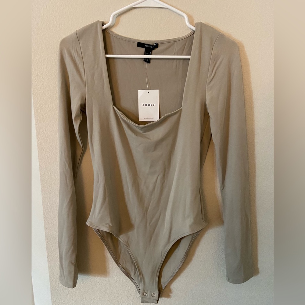 BRAND NEW Forever 21 Nude Bodysuit - Picture 4 of 6